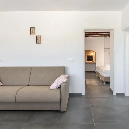 Milos Bay View Apartment *