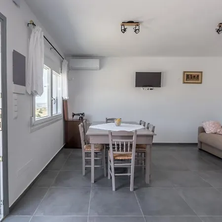 Milos Bay View Apartamento *